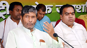 बिहार: RLJP के राष्ट्रीय अध्यक्ष पशुपति पारस की NDA से नहीं बनी बात, 243 सीटों पर चुनाव लड़ने का किया ऐलान