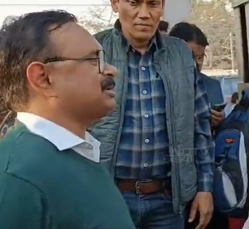मोदी जी ने बिना टिकट रेल यात्रा की अनुमति दी है: प्रयागराज जा रही महिलाओं के जवाब से डीआरएम भी हैरान