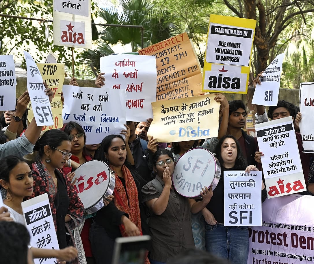 AISA, SFI ने जादवपुर विश्वविद्यालय के छात्रों पर ‘हमले’ के खिलाफ दिल्ली में प्रदर्शन किया, TMC पर साधा निशाना