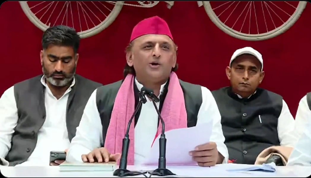 'कहीं भेड़िया, कहीं तेंदुआ, कहीं अजगर, कहीं सांड़...', यूपी में हर दिन नया कांड, अखिलेश ने BJP सरकार कसा तंज