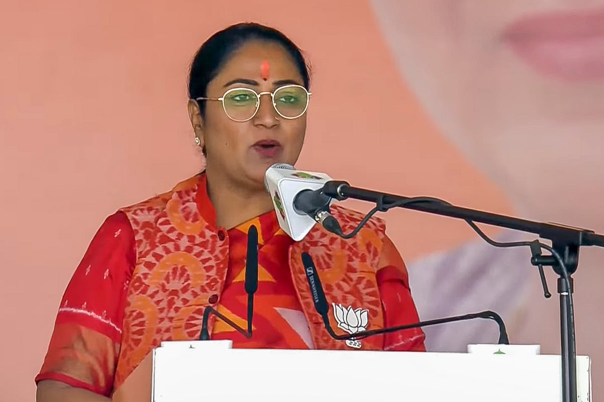 दिल्ली: रेखा गुप्ता बनीं मुख्यमंत्री, प्रवेश वर्मा सहित 6 विधायकों ने ली मंत्री पद की शपथ, जानें उनके नाम