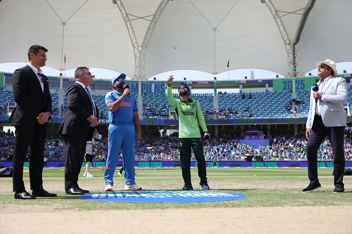Champions Trophy 2025: टीम इंडिया के खिलाफ पाकिस्तान ने जीता टॉस, पहले बल्लेबाजी करने का लिया फैसला