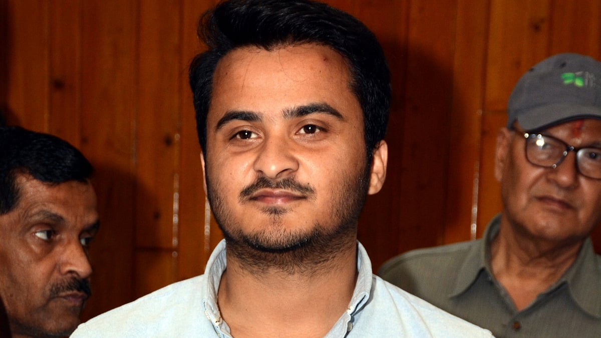 17 महीने बाद हरदोई जेल से रिहा हुए अब्दुल्ला आजम