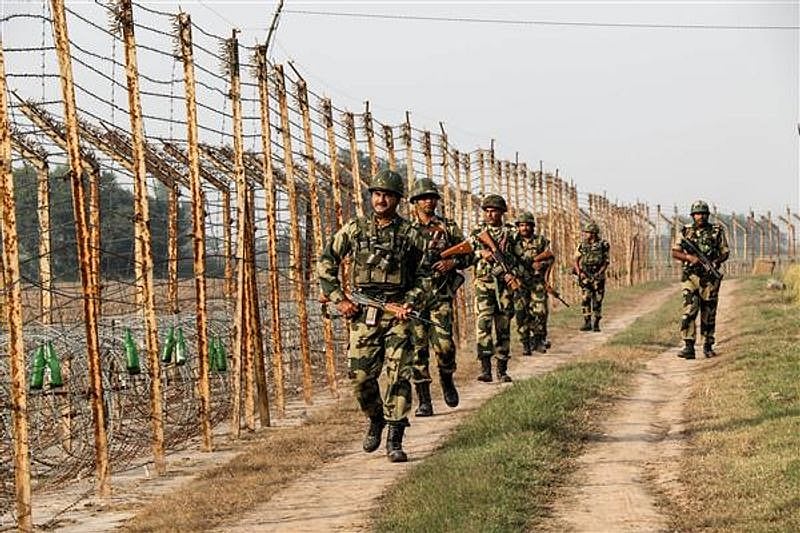 पंजाब सीमा के पास घुसपैठ की कोशिश नाकाम, BSF ने पाकिस्तानी घुसपैठिए को किया ढेर