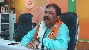 बिहार से बड़ी खबर! कैबिनेट विस्तार से पहले बीजेपी के कद्दावर मंत्री का इस्तीफा, खुद बताई वजह