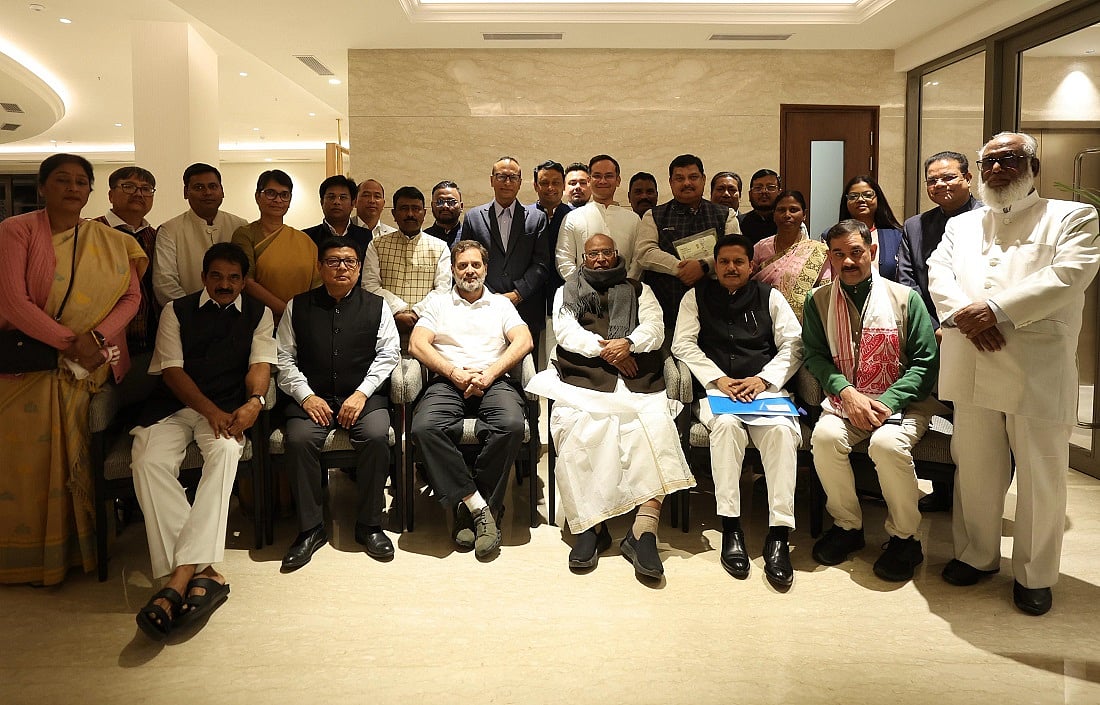 खड़गे, राहुल गांधी ने असम कांग्रेस के नेताओं के साथ की बैठक, विधानसभा चुनाव की रणनीति पर हुई चर्चा