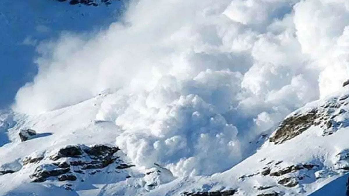 उत्तराखंड के चमोली में बड़ा हादसा, ग्लेशियर टूटने की वजह से 50 से ज्यादा मजदूर दबे, राहत बचाव कार्य जारी