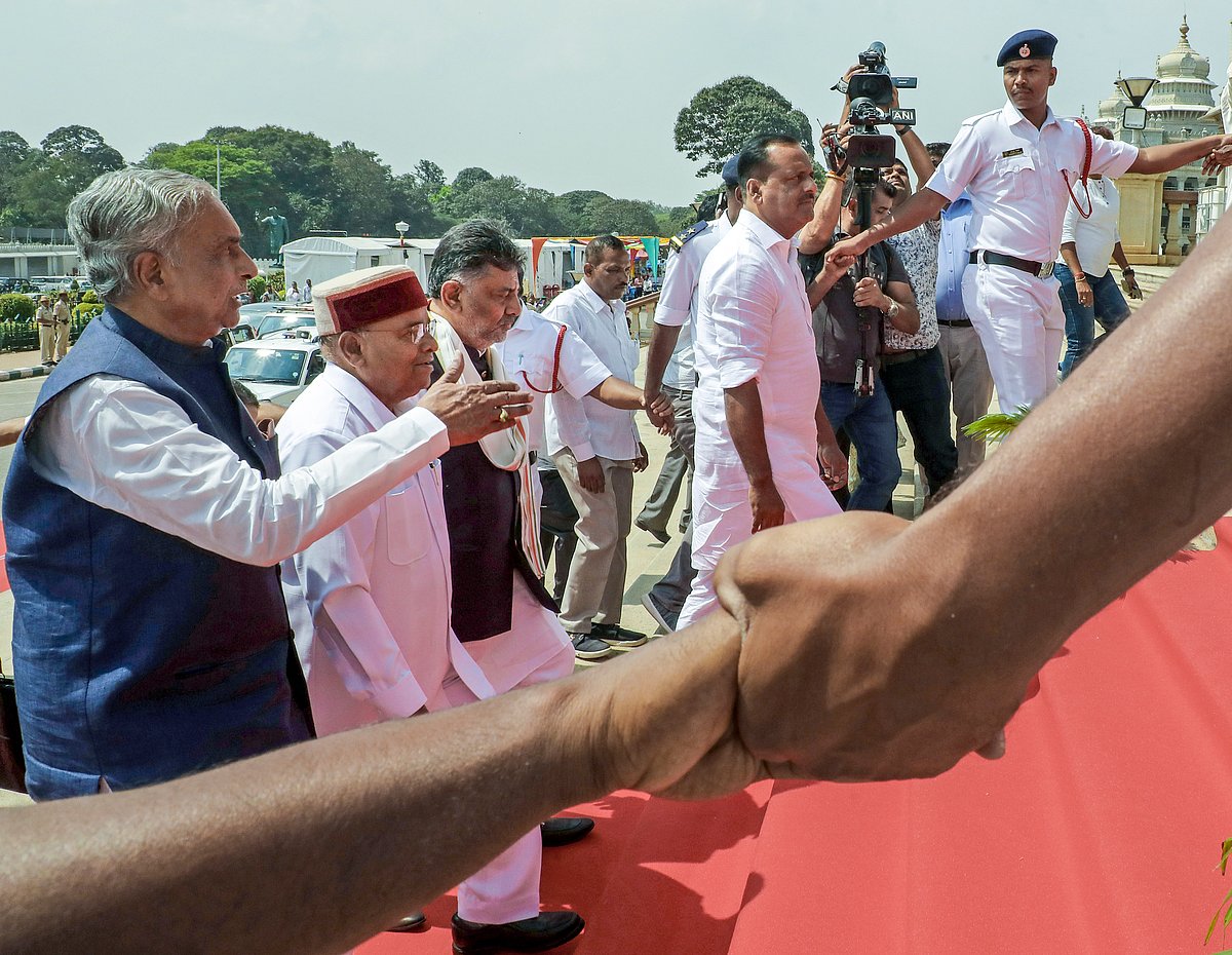कर्नाटक: राज्यपाल बोले- सरकार की गारंटी योजनाओं से लोगों के जीवन में आया बड़ा बदलाव, दुनिया भर के अर्थशास्त्री कर रहे अध्ययन