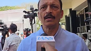 भैयाजी जोशी के ‘मराठी’ वाले बयान पर भड़के भाई जगताप, बोले- उन पर एफआईआर होनी चाहिए