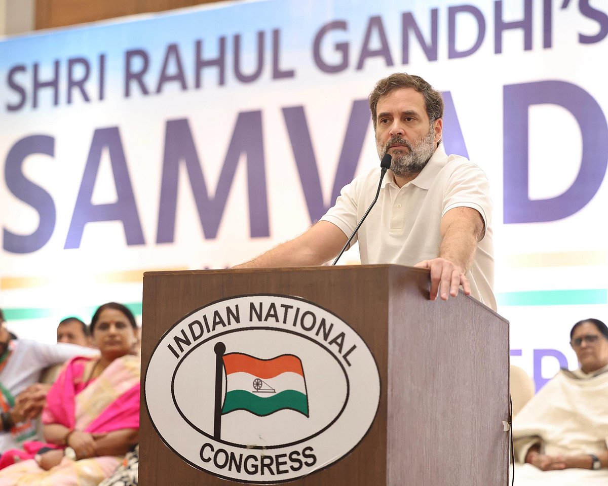 "गुजरात में हीरा, कपड़ा और सिरेमिक उद्योग खस्ताहाल, किसान भी हैं परेशान", राहुल गांधी ने कांग्रेस नेताओं को दी ये नसीहत