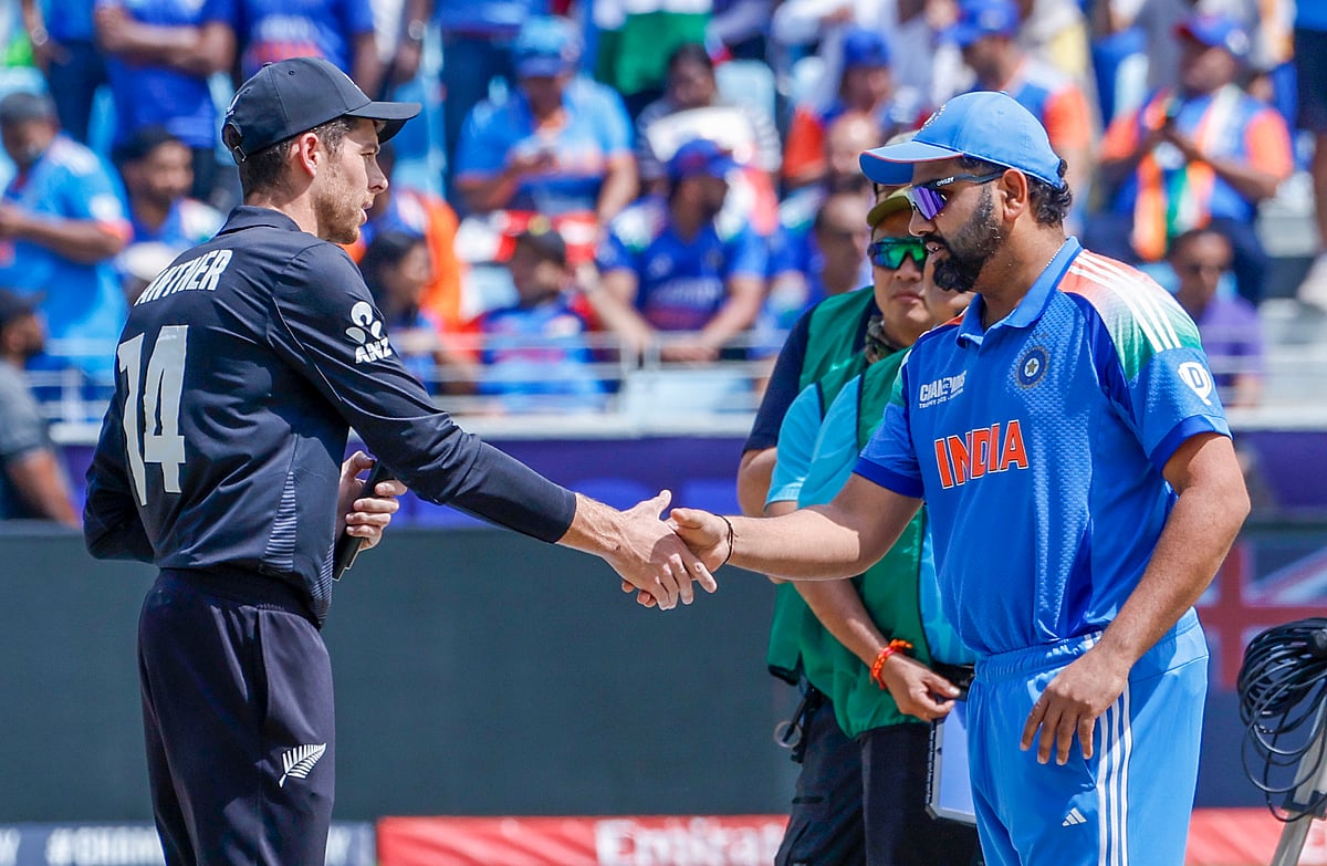 Champions Trophy: रोहित शर्मा ने टॉस हारने का बनाया रिकॉर्ड, इस दिग्गज खिलाड़ी का किया बराबर 