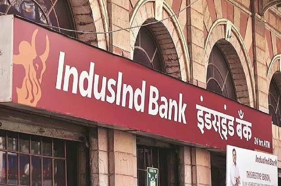 इंडसइंड बैंक के शेयर में लगा 20 प्रतिशत का लोअर सर्किट, मार्केट वैल्यू में आई 14,000 करोड़ रुपये की गिरावट
