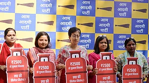 आतिशी का बीजेपी से पूछा, 'होली पर महिलाओं को मुफ्त LPG सिलेंडर देने का वादा एक भी एक जुमला है'