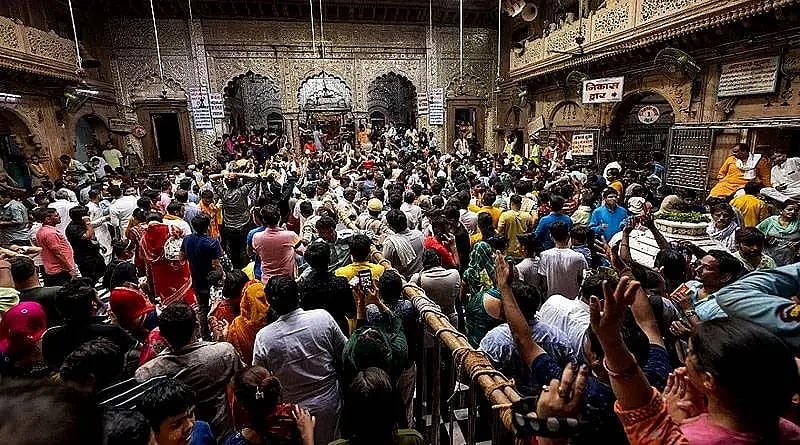 'किसी संप्रदाय से भेदभाव नहीं', यह कहकर बांकेबिहारी मंदिर ट्रस्ट ने मुस्लिम कारीगरों पर पाबंदी की मांग को नकारा