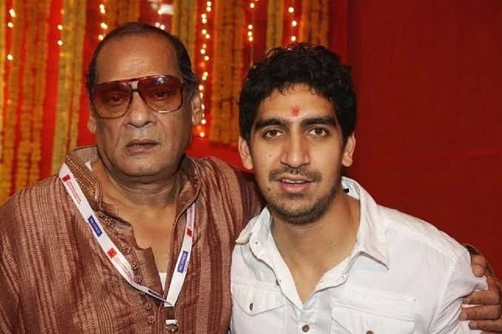 होली पर शोक में डूबा बॉलीवुड, अयान मुखर्जी के पिता देब मुखर्जी का निधन, आशुतोष गोवरिकर से था खास रिश्ता