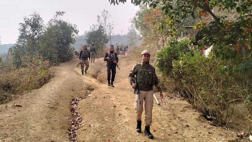 मणिपुर के चुराचांदपुर में फिर झड़प, दो जनजातियों में समझौते के कुछ ही घंटे बाद पथराव में कई लोग घायल
