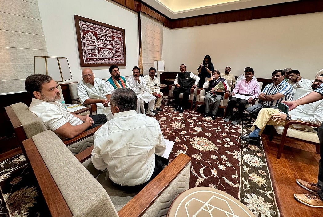 राहुल गांधी ने LIC एजेंट और कंस्ट्रक्शन वर्कर्स से की मुलाकात, संसद में उनके मुद्दों को उठाने का किया वादा