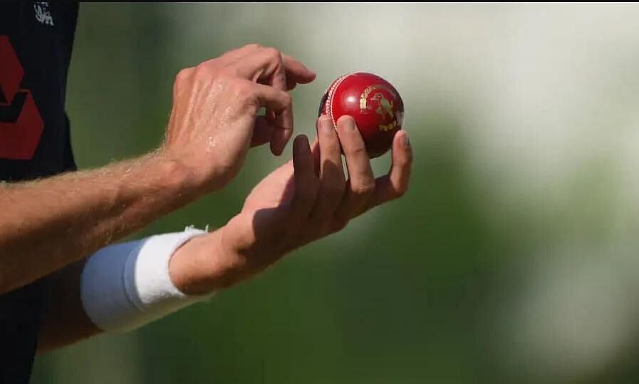 खेल: BCCI ने IPL में लार के इस्तेमाल पर प्रतिबंध हटाया और मुक्केबाजी लॉस एंजिलिस ओलंपिक में शामिल