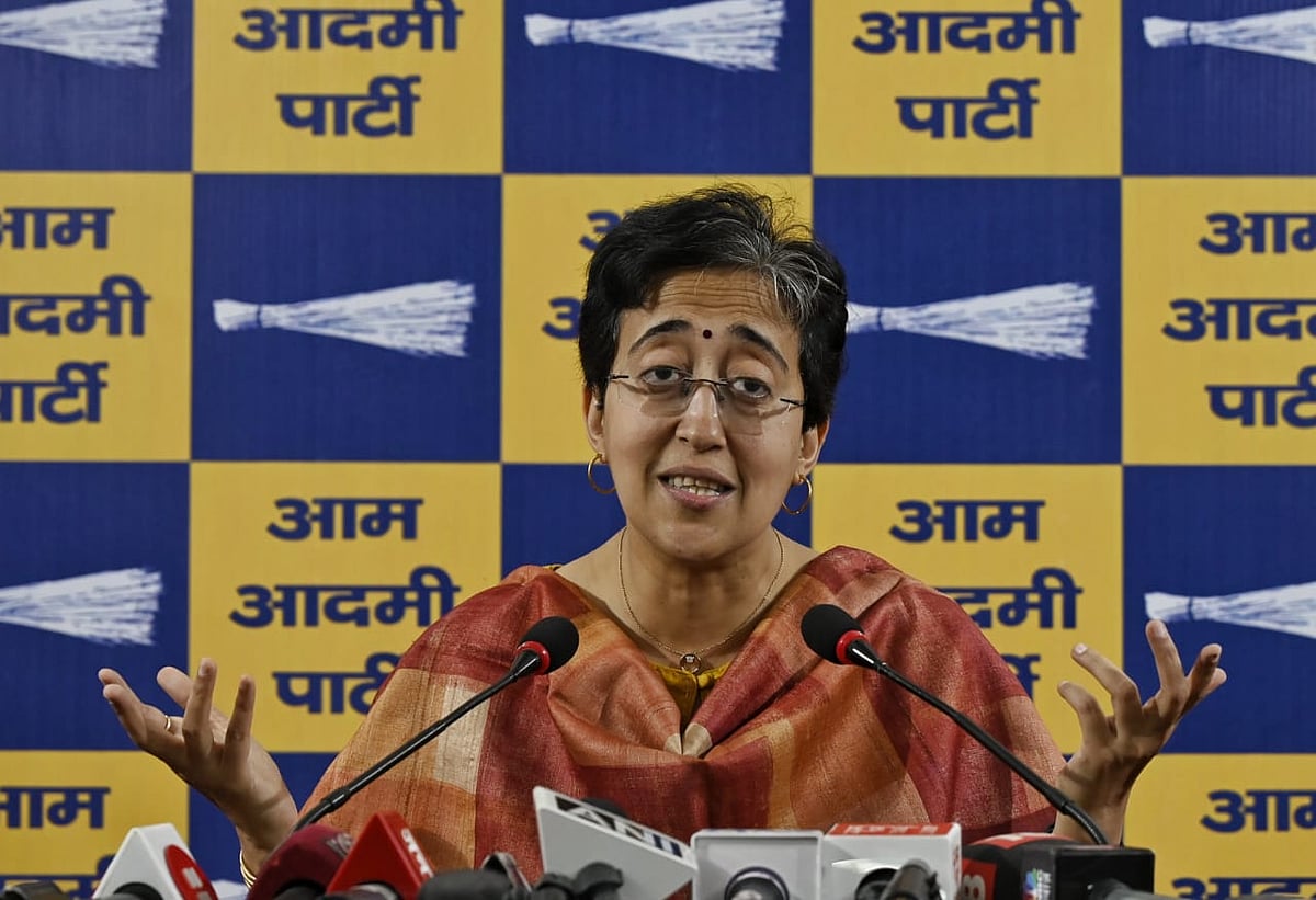 'महिलाओं को कब मिलेंगे 2,500 रुपए?', दिल्ली सरकार के वादों पर 'आप' का सवाल