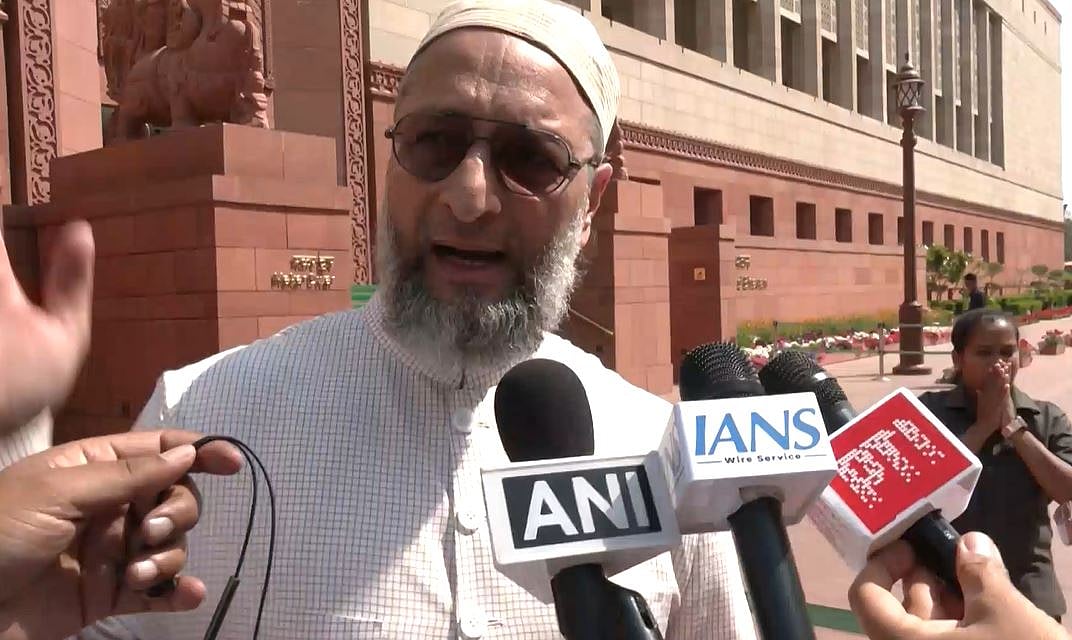 'वक्फ संशोधन बिल असंवैधानिक, यह मुस्लिमों के अधिकार छीनने वाला है', ओवैसी का सरकार पर हमला