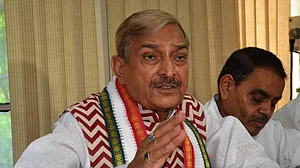 'विदेश नीति, अमेरिकी टैरिफ, रुपये में गिरावट और मनरेगा का मुद्दा', बजट सत्र में मोदी सरकार को घेरने की तैयारी