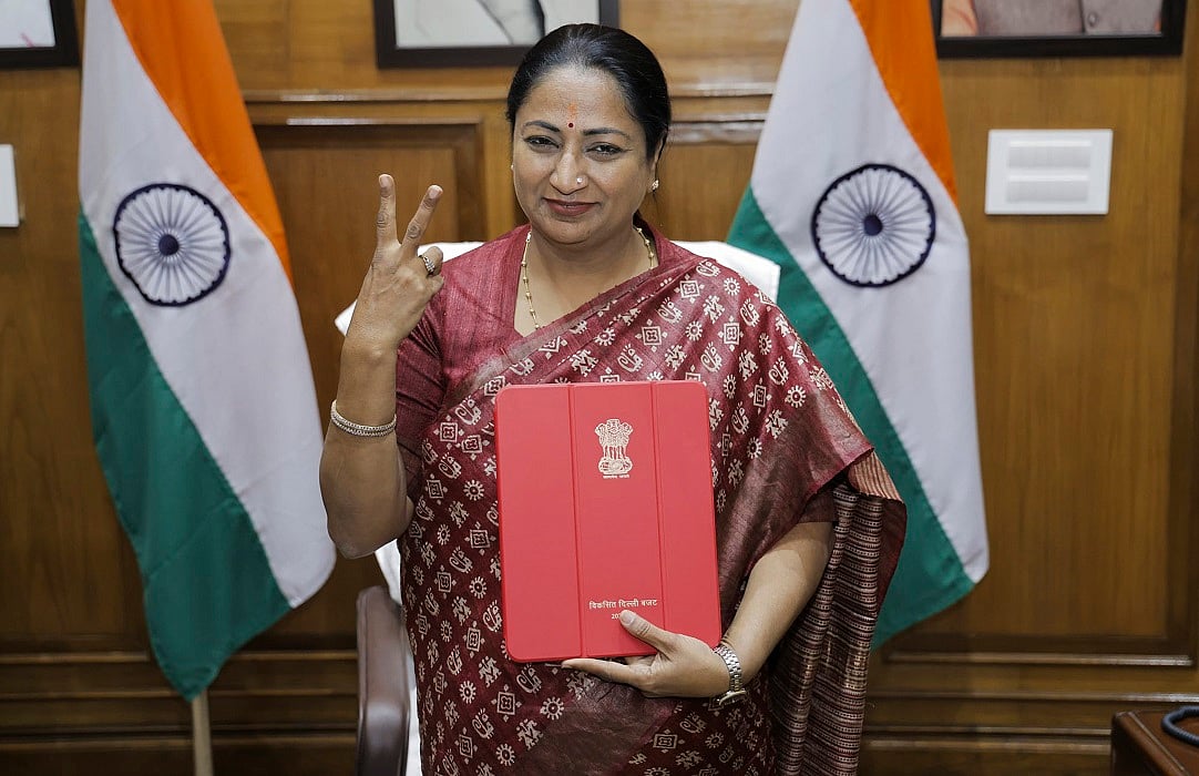 दिल्लीः सीएम रेखा गुप्ता ने एक लाख करोड़ रुपये का बजट पेश किया, स्वास्थ्य, पानी, यमुना और संपर्क पर विशष फोकस