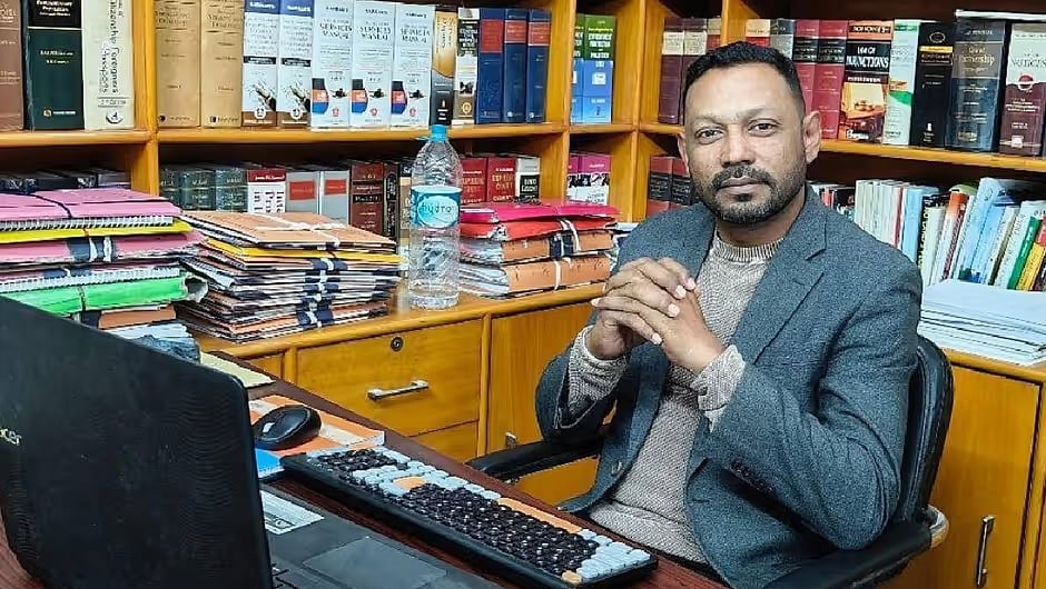 असम के मुख्यमंत्री सरमा जिस बैंक में निदेशक हैं, वहां सवाल पूछने पर पत्रकार गिरफ्तार, एडिटर्स गिल्ड ने जताई चिंता