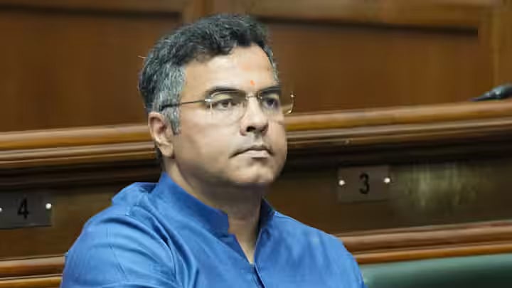 नई दिल्ली विधानसभा सीट पर हुआ चुनाव होगा कैंसिल? हाईकोर्ट ने निर्वाचन आयोग, प्रवेश वर्मा, केजरीवाल को नोटिस जारी किया 