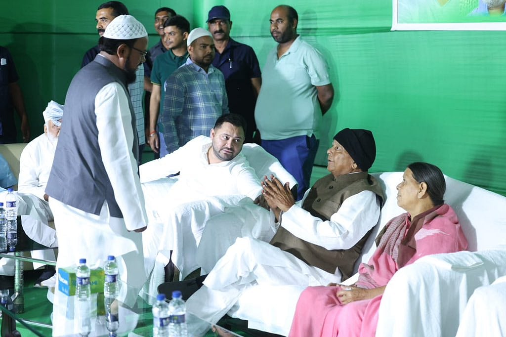 Z प्लस सिक्योरिटी हटाने के विरोध में तेजस्वी ने भी लौटाई सरकारी सुरक्षा