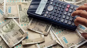 अर्थतंत्र की खबरें: 1 अप्रैल से बदल जाएंगे इनकम टैक्स ये नियम और इंडिगो पर 944 करोड़ रुपये की लगी पेनल्टी