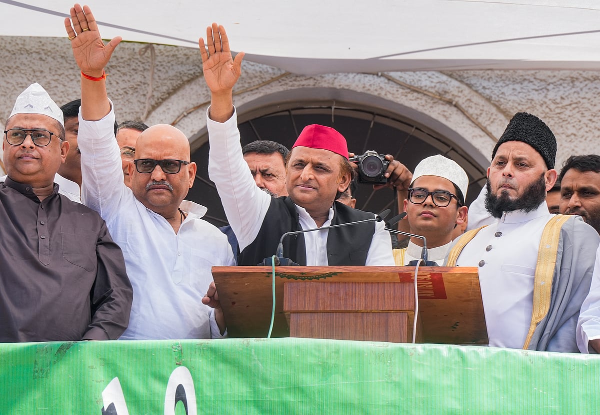 अखिलेश यादव ने BJP सरकार पर त्योहारों में बाधा डालने का आरोप लगाया, पूछा- ईद के मौके पर इतनी बैरिकेडिंग क्यों की गई? 
