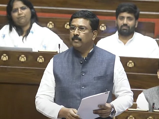 'झूठ फैलाया गया कि वक्फ बोर्ड किसी भी जमीन को अपना घोषित कर सकता है', कांग्रेस सांसद ने केंद्र को घेरा
