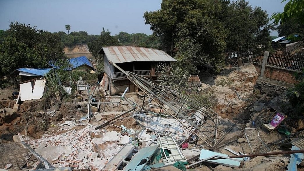 म्यांमार में विनाशकारी भूकंप के बाद महसूस किए गए 66 झटके, 3,085 की मौत, 4,715 से ज्यादा घायल