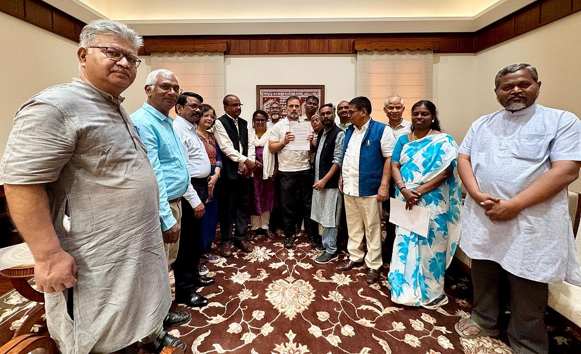 बजट में दलित, आदिवासी के लिए उचित हिस्सा सुनिश्चित करने वाले कानून की जरूरत: राहुल गांधी