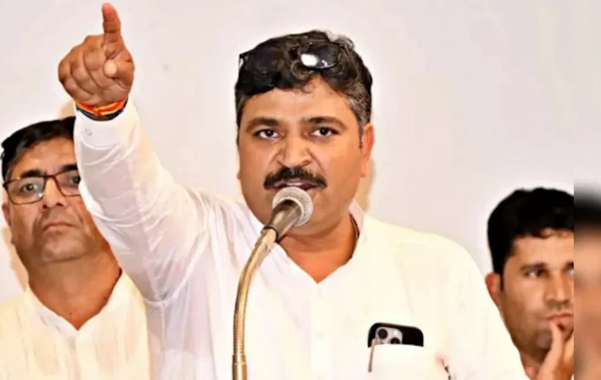 राजस्थान विधानसभा में नेता प्रतिपक्ष (कांग्रेस) टीकाराम जूली