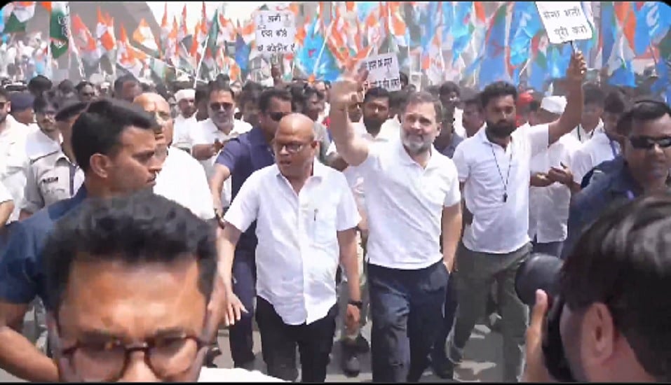 राहुल गांधी बेगुसराय में 'पलायन रोको नौकरी दो' यात्रा में हुए शामिल, पटना में संविधान सम्मेलन में लेंगे भाग