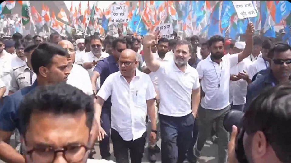 राहुल गांधी बेगुसराय में 'पलायन रोको नौकरी दो' यात्रा में हुए शामिल, पटना में संविधान सम्मेलन में लेंगे भाग