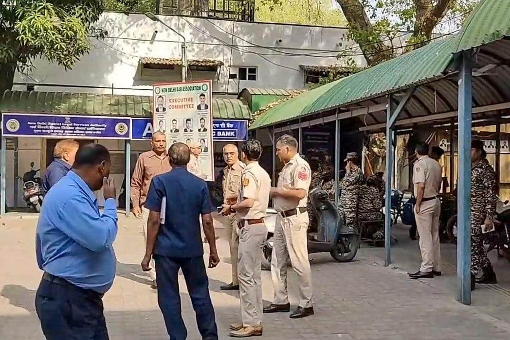 दिल्ली के पटियाला हाउस कोर्ट में हो सकती है तहव्वुर राणा की पेशी, तिहाड़ जेल में भी कड़ी की गई सुरक्षा