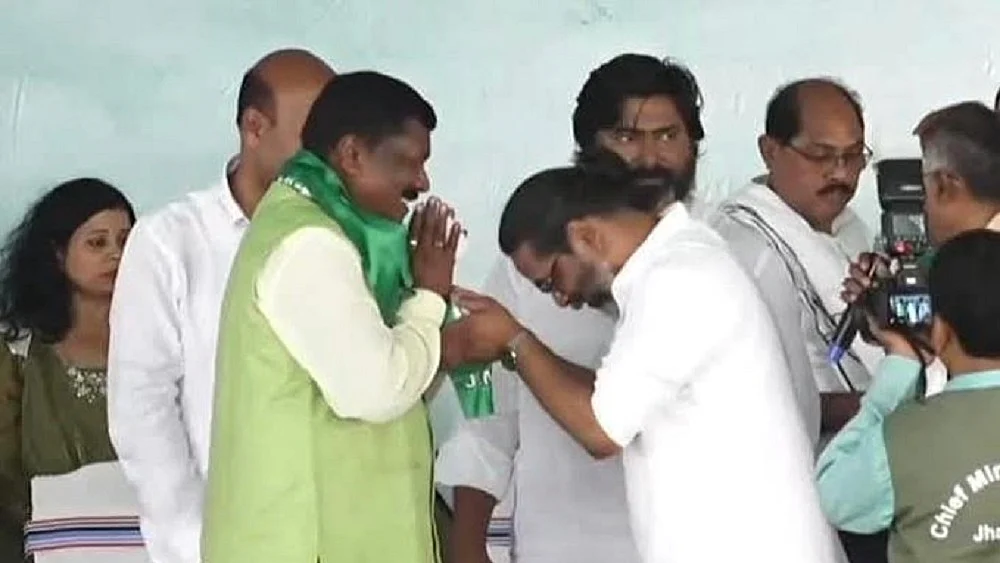 झारखंड में BJP को झटका, पूर्व प्रदेश अध्यक्ष ताला मरांडी ने छोड़ी पार्टी, हेमंत सोरेन के समक्ष JMM में शामिल