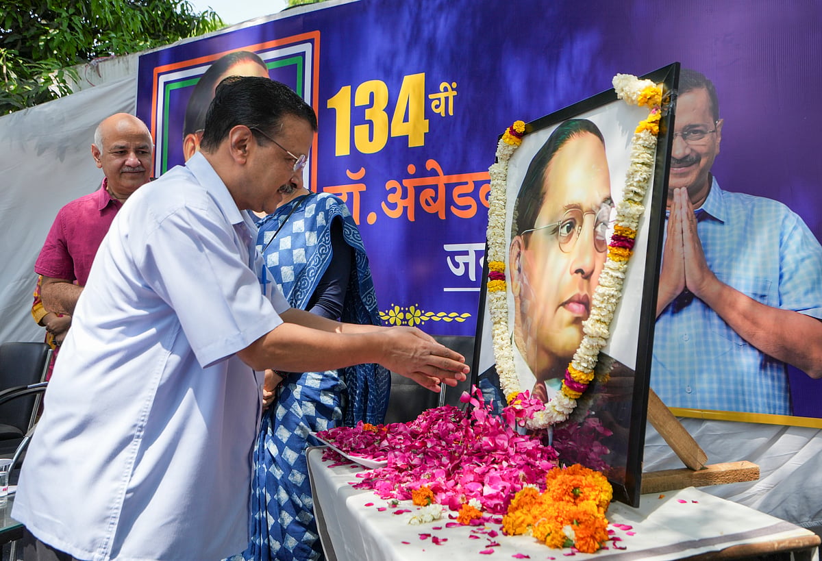 'BJP आंबेडकर के सामने ‘मजबूरी में’ झुकती है, लेकिन उनके आदर्शों को बरकरार रखने में रही विफल', केजरीवाल का हमला