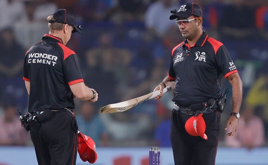 खेलः IPL में बल्ले के आकार को जांच रहे हैं मैदानी अंपायर और 'बड़े बदलाव में यकीन नहीं करती चेन्नई'