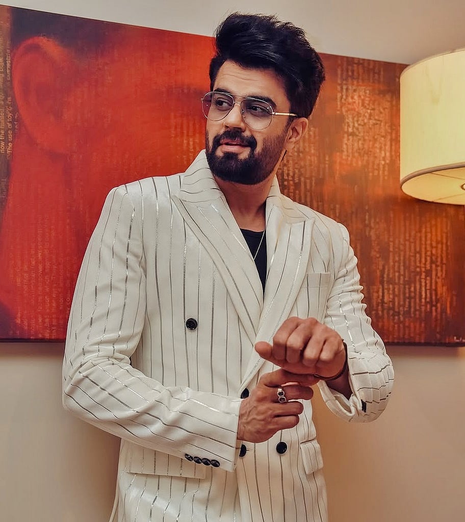 सिनेजीवन: पिता बने जहीर, पत्नी सागरिका ने बेटे को दिया जन्म और ब्लैक टिकट से डेविड धवन..., कुछ ऐसा रहा मनीष पॉल का सफर