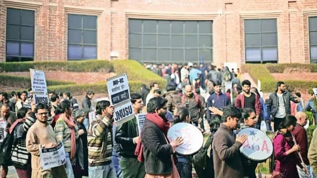 जेएनयू छात्र संघ चुनाव अनिश्चितकाल के लिए स्थगित, चुनाव समिति ने हिंसा की आशंका में उठाया कदम