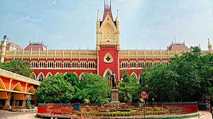 शिक्षकों को नौकरी से हटाने के खिलाफ कई अपील पर सुनवाई करेगा कलकत्ता हाई कोर्ट, 28 अप्रैल को होगी सुनवाई
