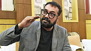 सिनेजीवन: विवादित बयान के लिए अनुराग कश्यप ने मांगी माफी और टाइगर श्रॉफ को जान से मारने की धमकी मामले में बड़ा खुलासा