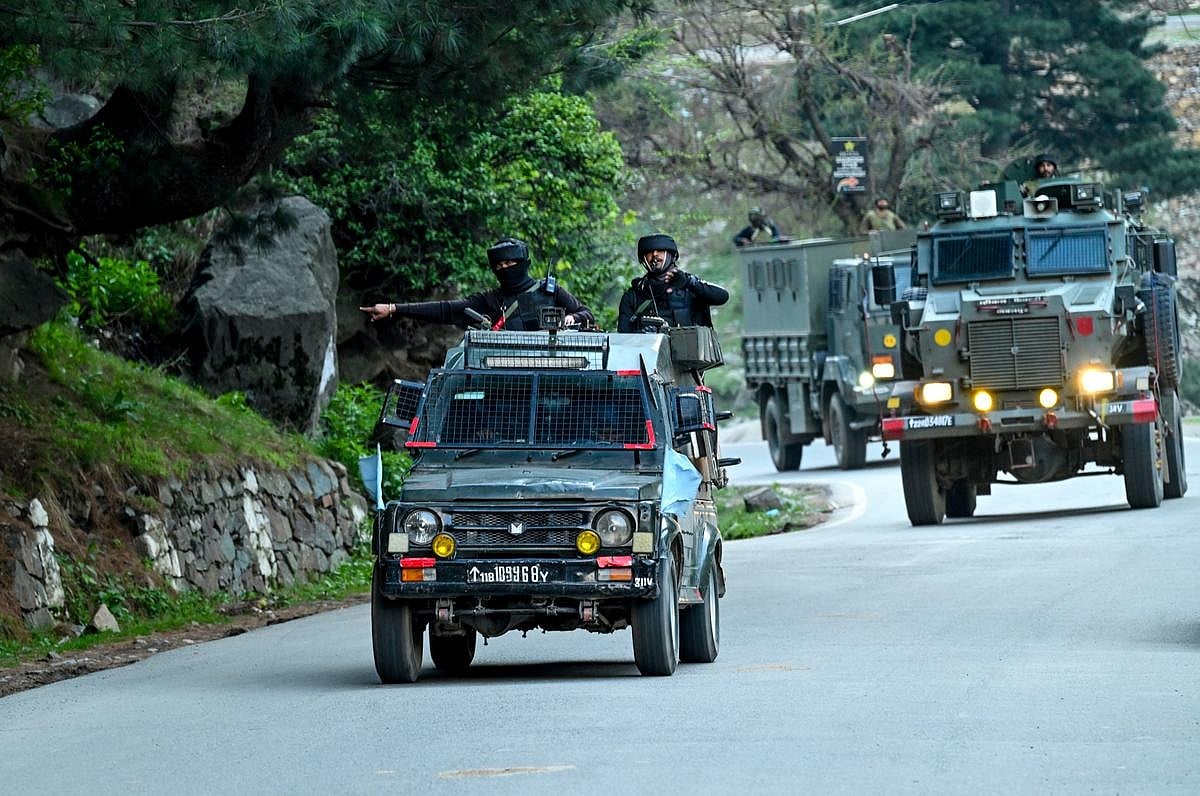 Pahalgam Terror Attack: सऊदी से लौटे PM, राहुल ने की शाह से बात, उमर अब्दुल्ला को भी मिलाया फोन, अबतक 26 लोगों की मौत