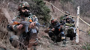 LoC पर बढ़ा तनाव! रातभर पाकिस्तान ने की गोलीबारी, भारतीय सेना ने भी दिया मुंहतोड़ जवाब