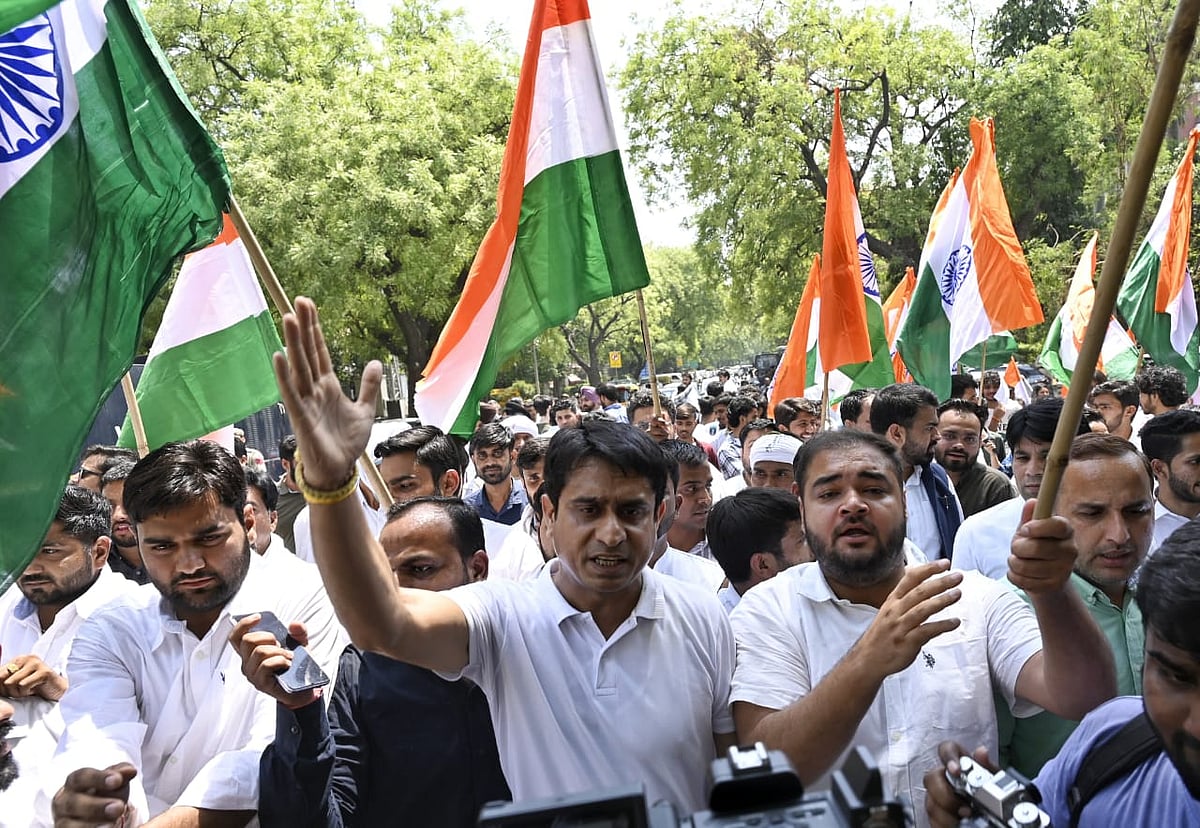 युवा कांग्रेस ने पहलगाम हमले के पीड़ितों के सम्मान में निकाला तिरंगा मार्च, चिब बोले- ये सीधा और सख़्त जवाब देने का वक्त