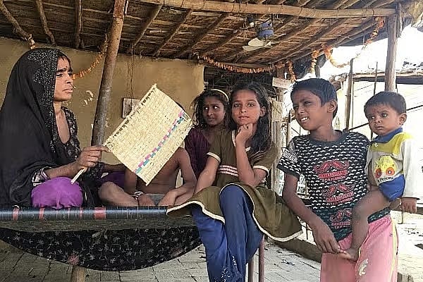 ‘‘पाकिस्तान में हमारा कुछ नहीं बचा", पुलिस सत्यापन अभियान के बाद पाकिस्तानी हिंदू शरणार्थी अपनी स्थिति को लेकर चिंतित