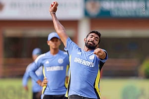 खेल: गावस्कर बोले- बुमराह को पावरप्ले में कम से कम दो ओवर मिले और ODI रैंकिंग में स्मृति मंधाना बनीं नंबर-1 बल्लेबाज